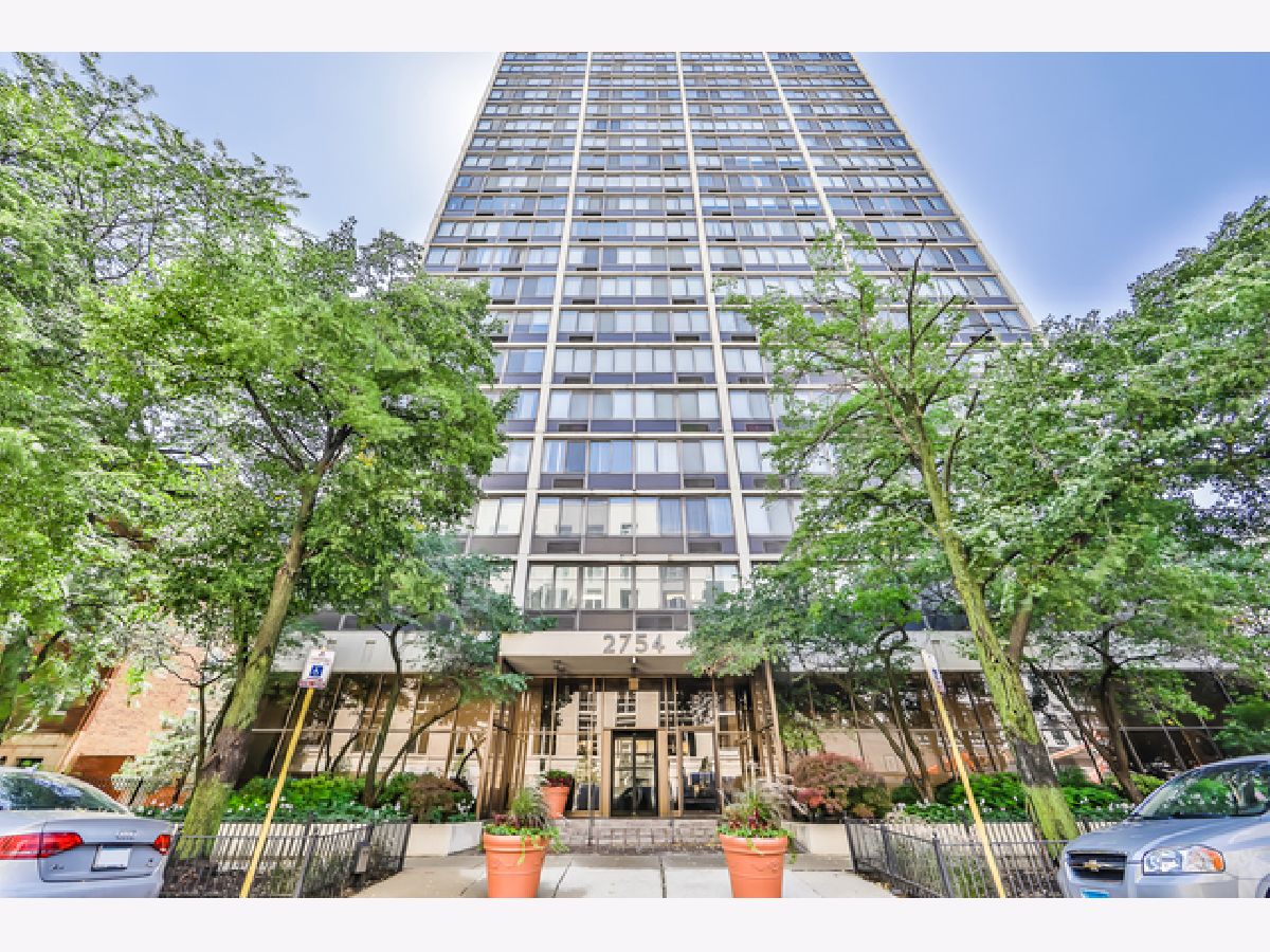  For Sale Chicago Illinois, 2754 Hampden Court