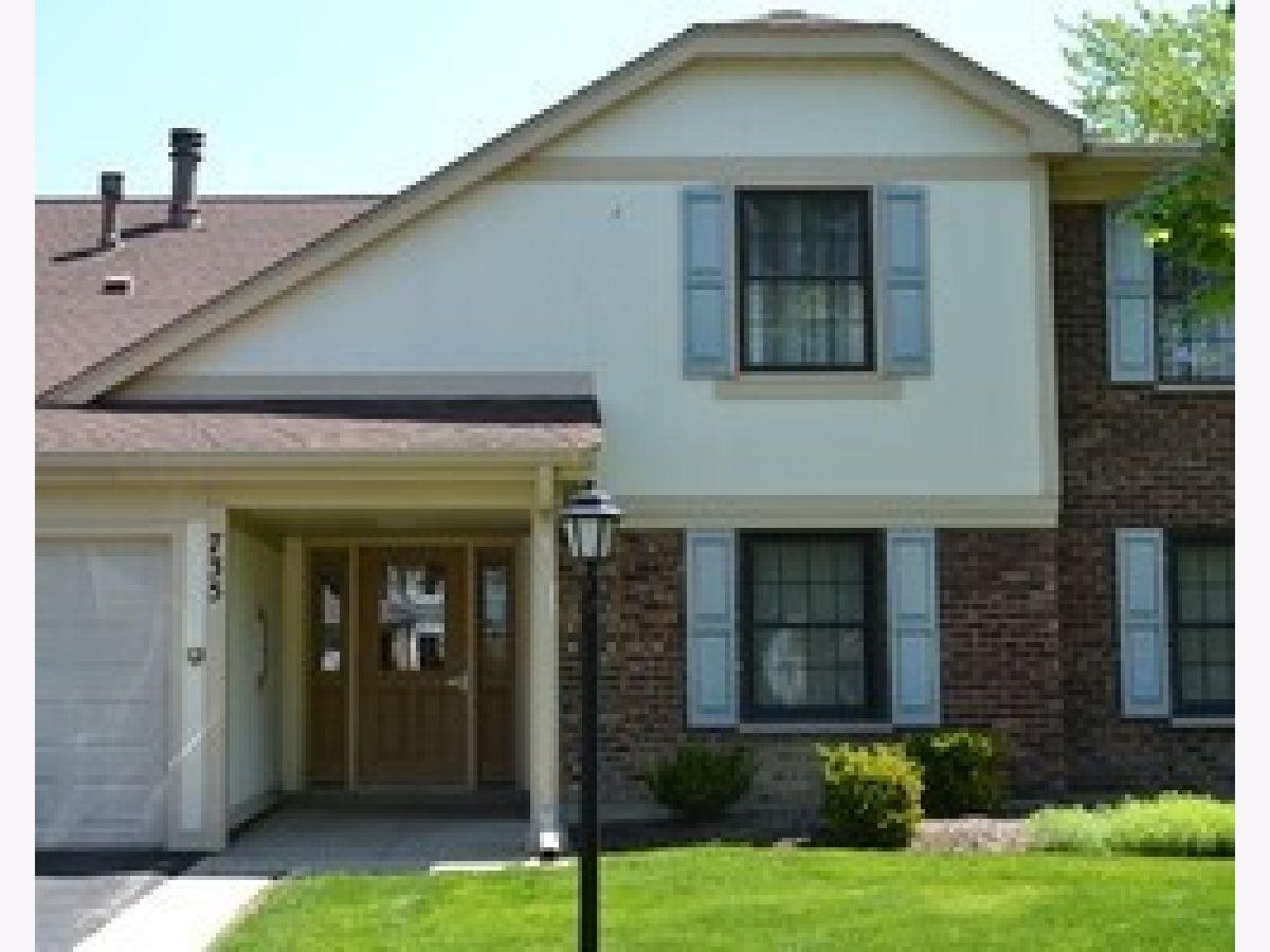  For Rent Wheeling Illinois, 735 Plum Tree