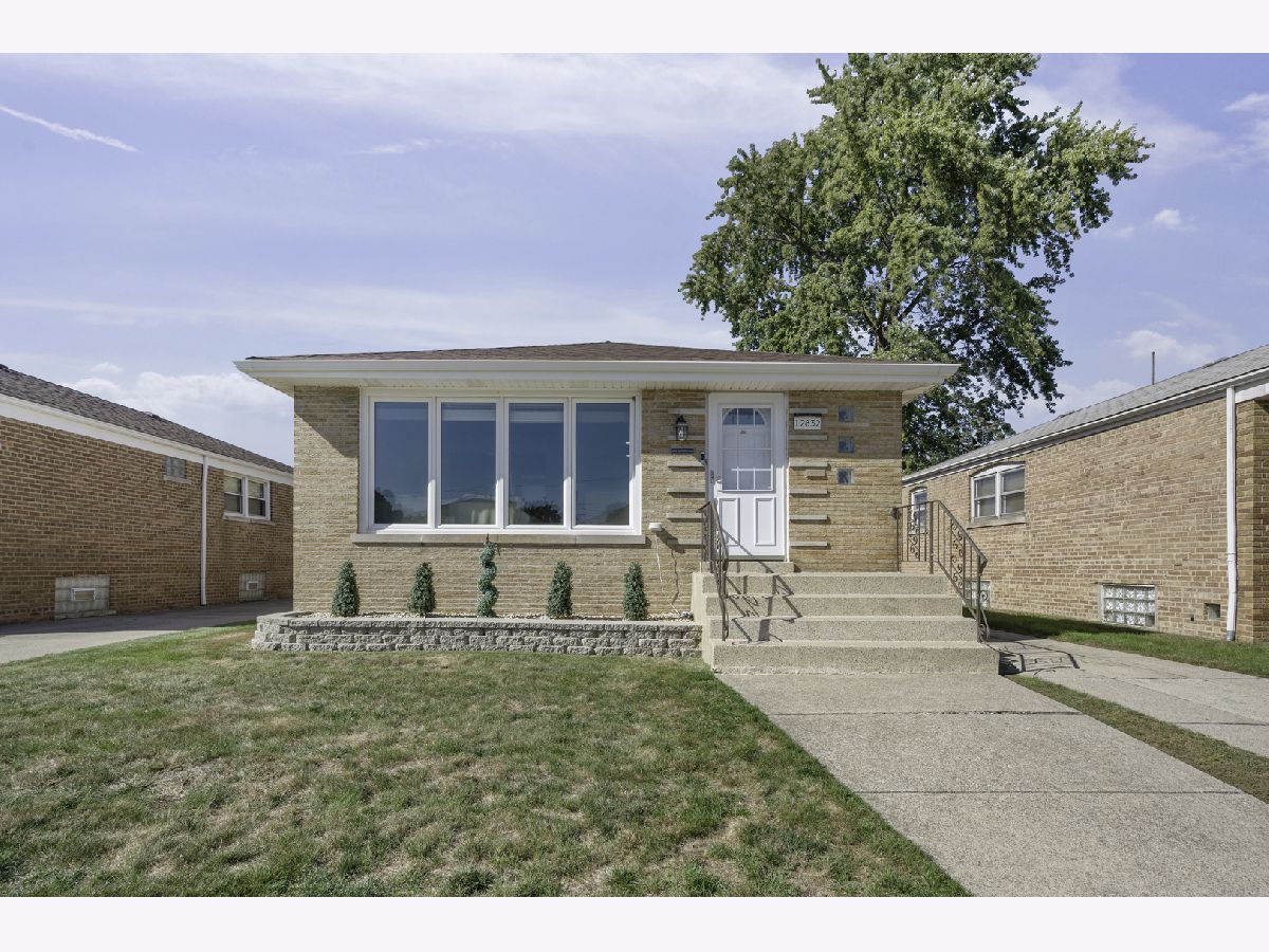 For Sale Chicago Illinois, 12832 Manistee Avenue