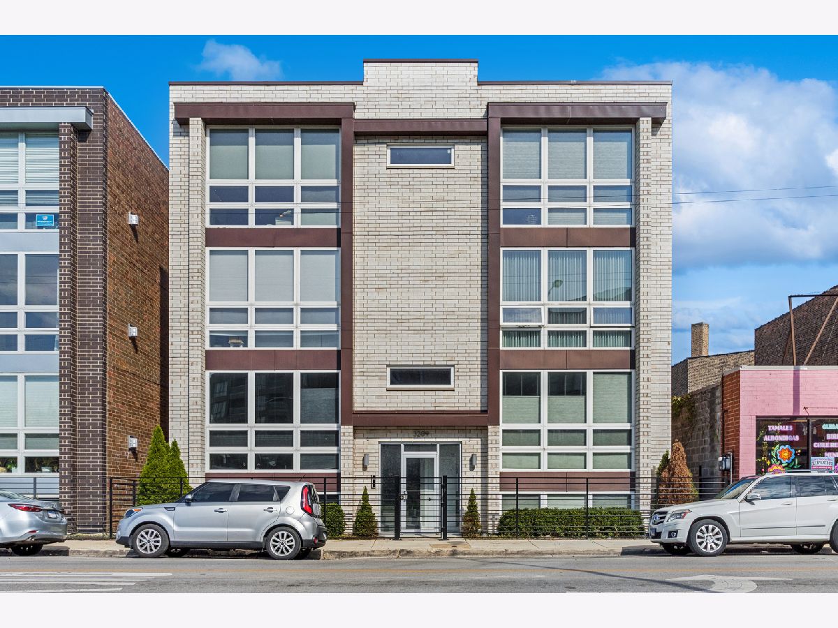  For Sale Chicago Illinois, 3209 Elston Avenue