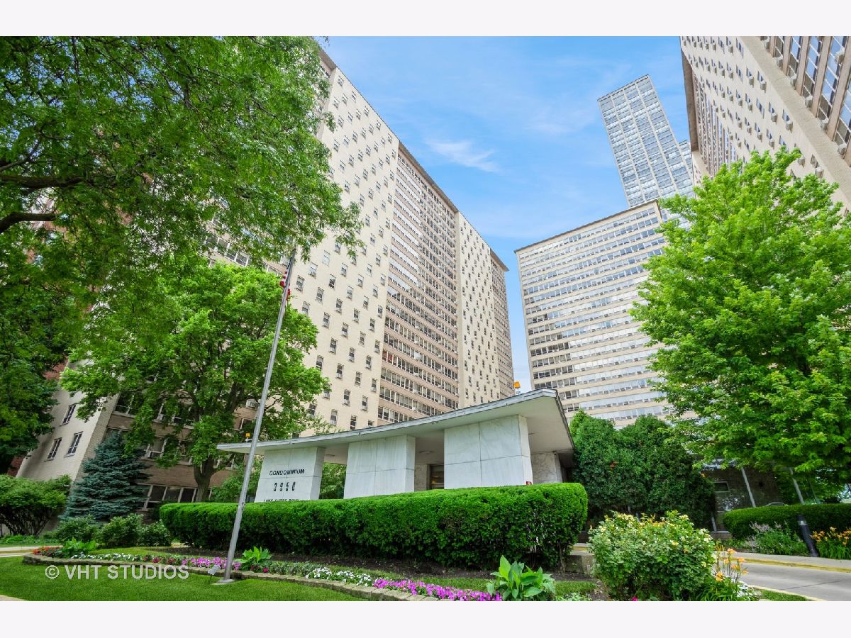  For Sale Chicago Illinois, 3950 Lake Shore Drive