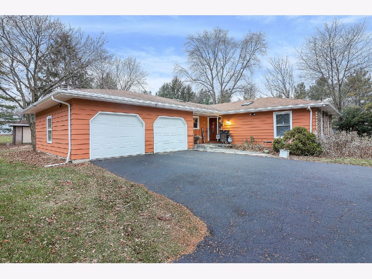  For Sale Oswego Illinois, 4 Amy Drive