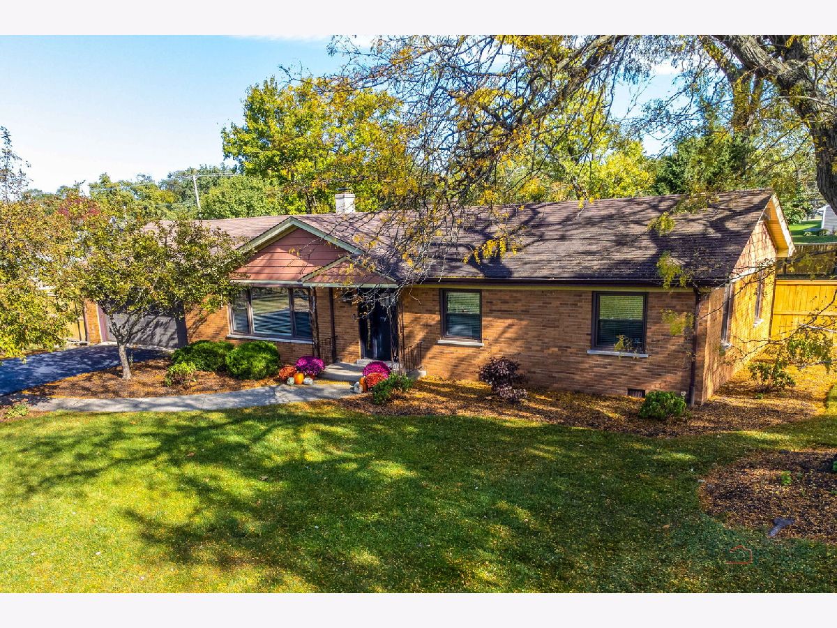  For Sale La Grange Highlands Illinois, 6221 Linden Lane