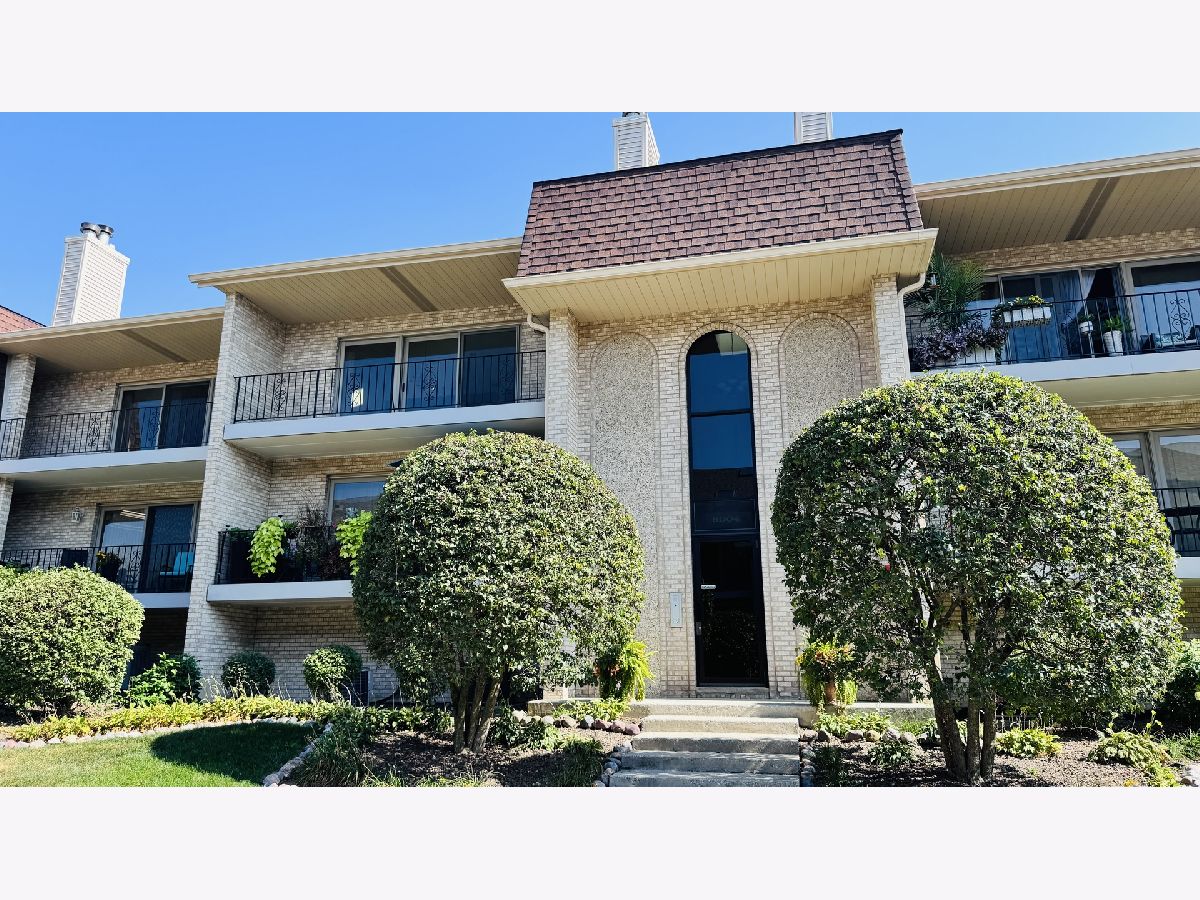  For Sale Palos Hills Illinois, 9004 Del Prado Drive