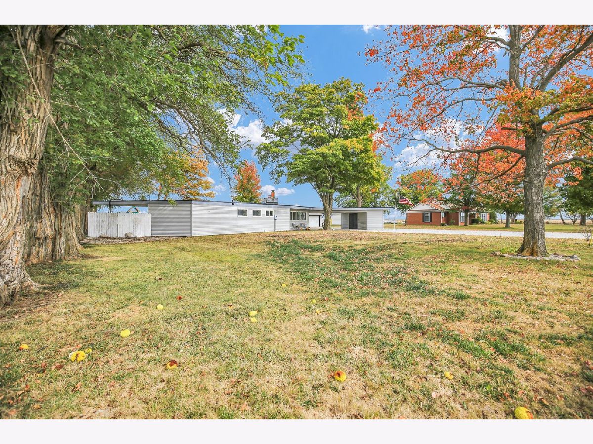  For Sale Tuscola Illinois, 1100 Cr 800 North