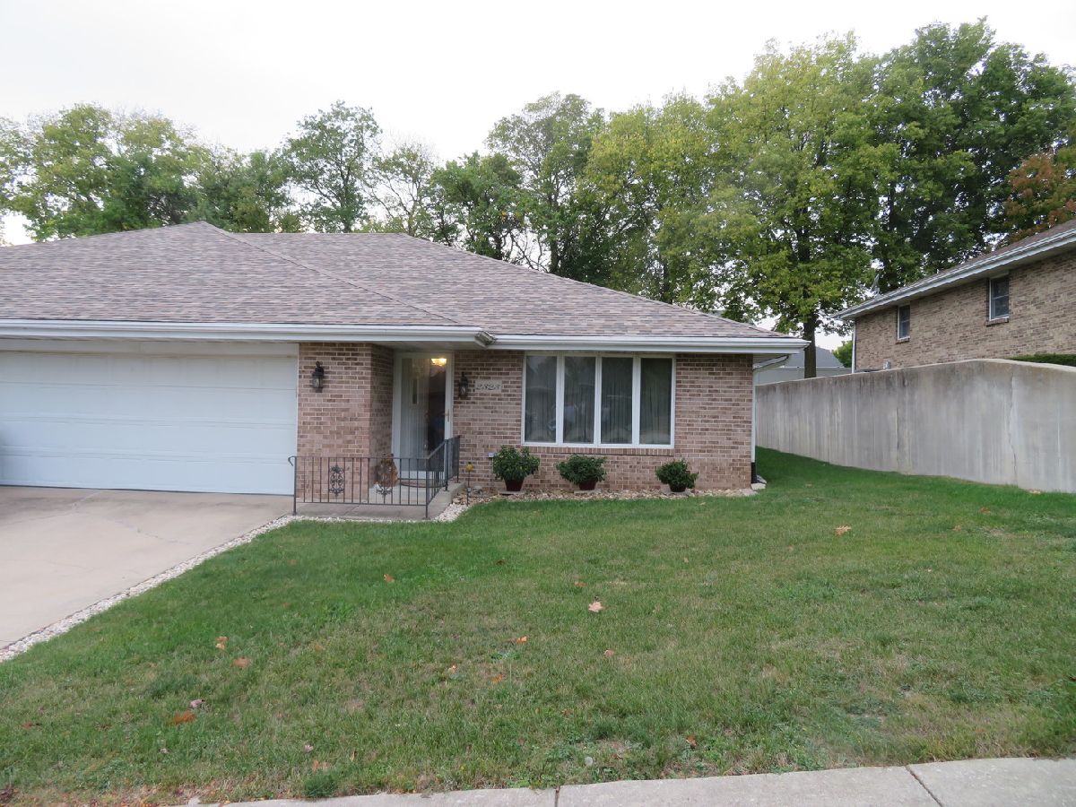 For Sale Morris Illinois, 2323 Lynwood Street