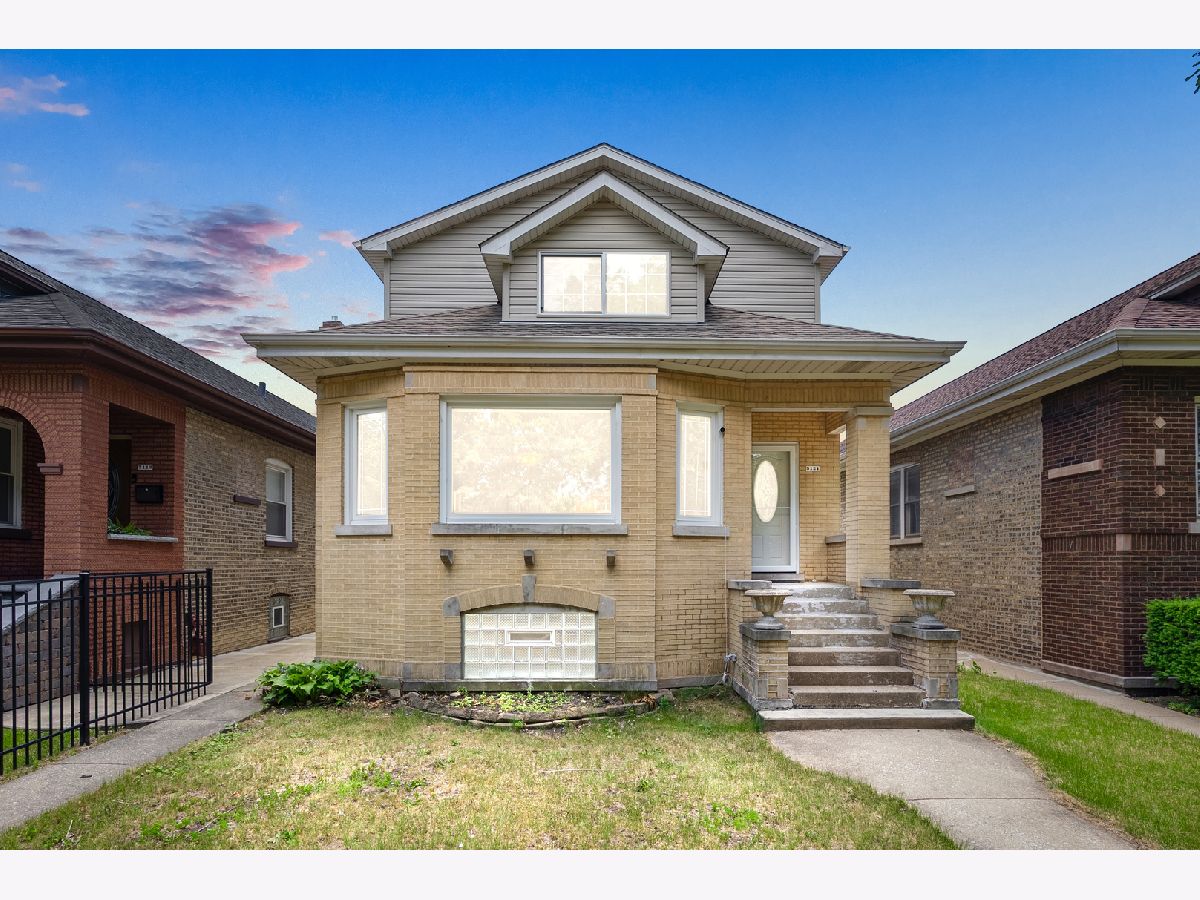  For Sale Chicago Illinois, 5121 Newport Avenue