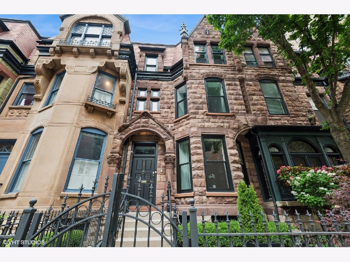  For Sale Chicago Illinois, 42 Schiller Street