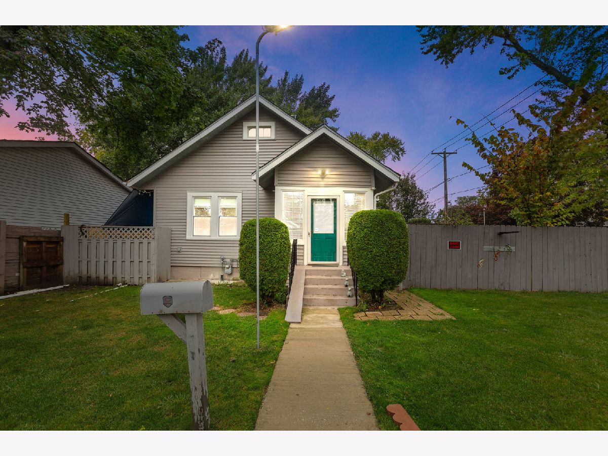  For Sale Waukegan Illinois, 824 Butrick Street