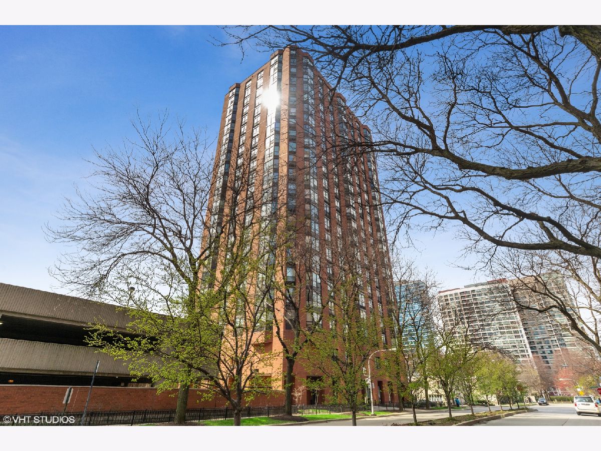  For Sale Chicago Illinois, 901 Plymouth Court