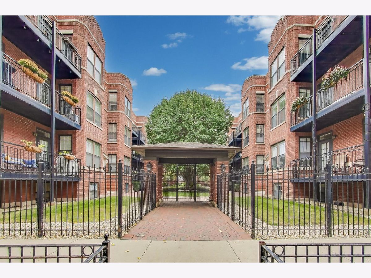  For Sale Chicago Illinois, 2711 Mildred Avenue