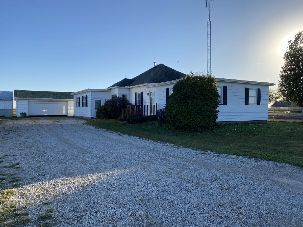  For Sale Peru Illinois, 82 N 23rd Road