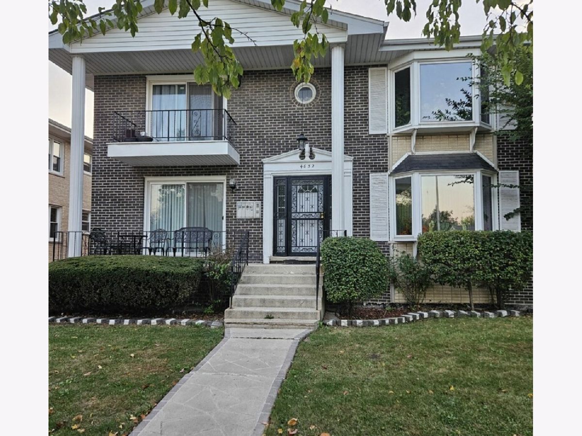  For Rent Brookfield Illinois, 4652 Custer