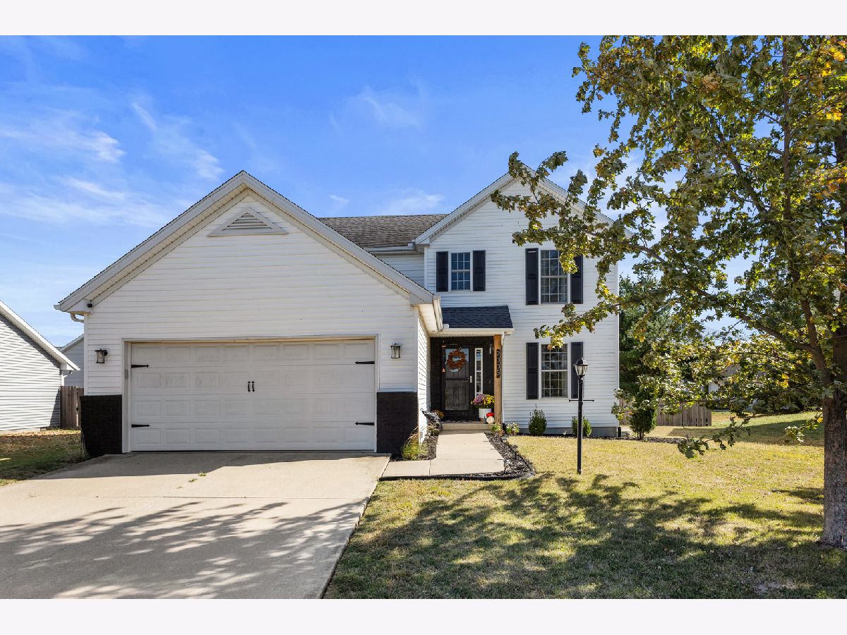  For Sale Monticello Illinois, 2005 Applewood Drive