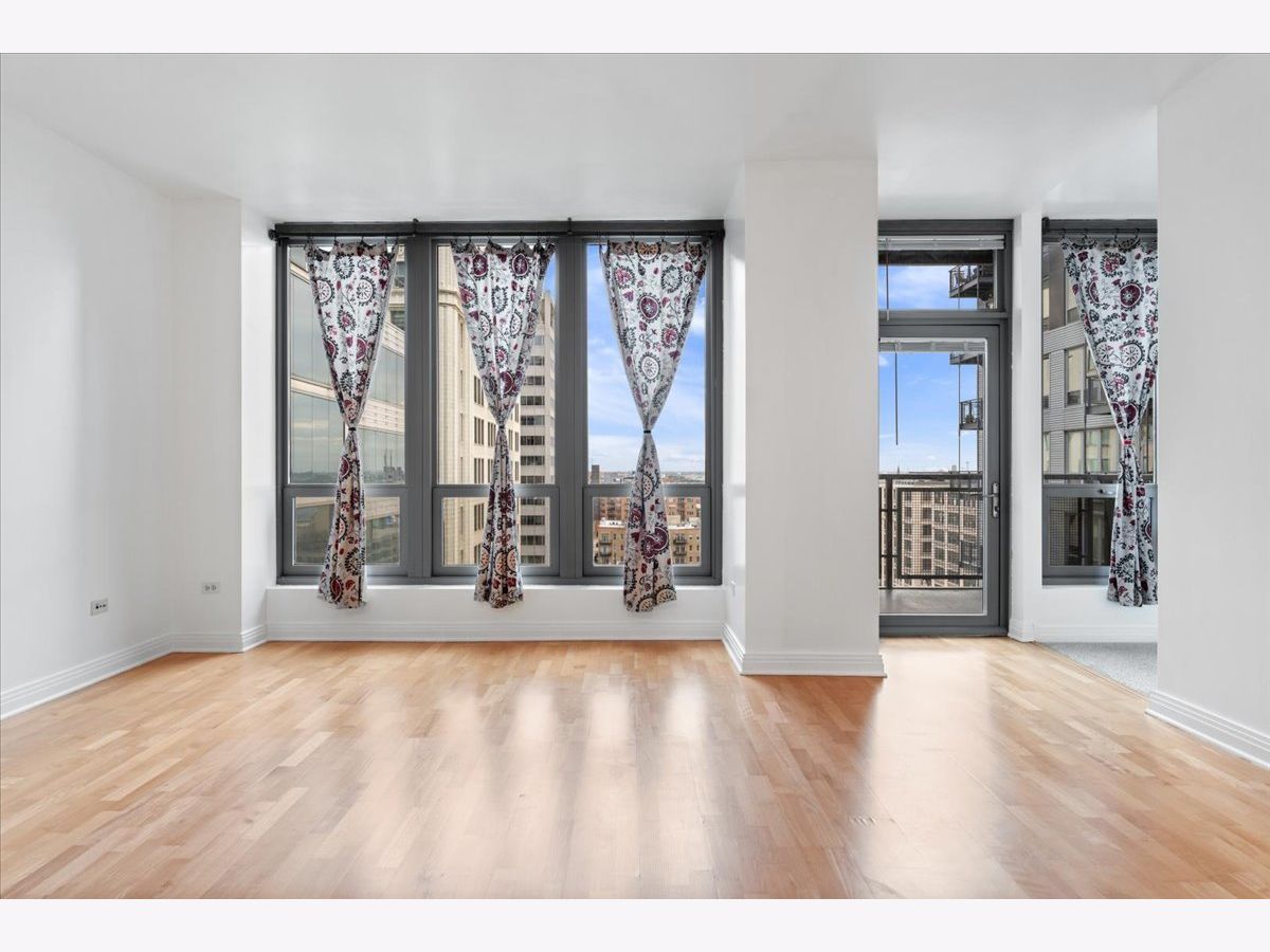 For Sale Chicago Illinois, 565 Quincy Street
