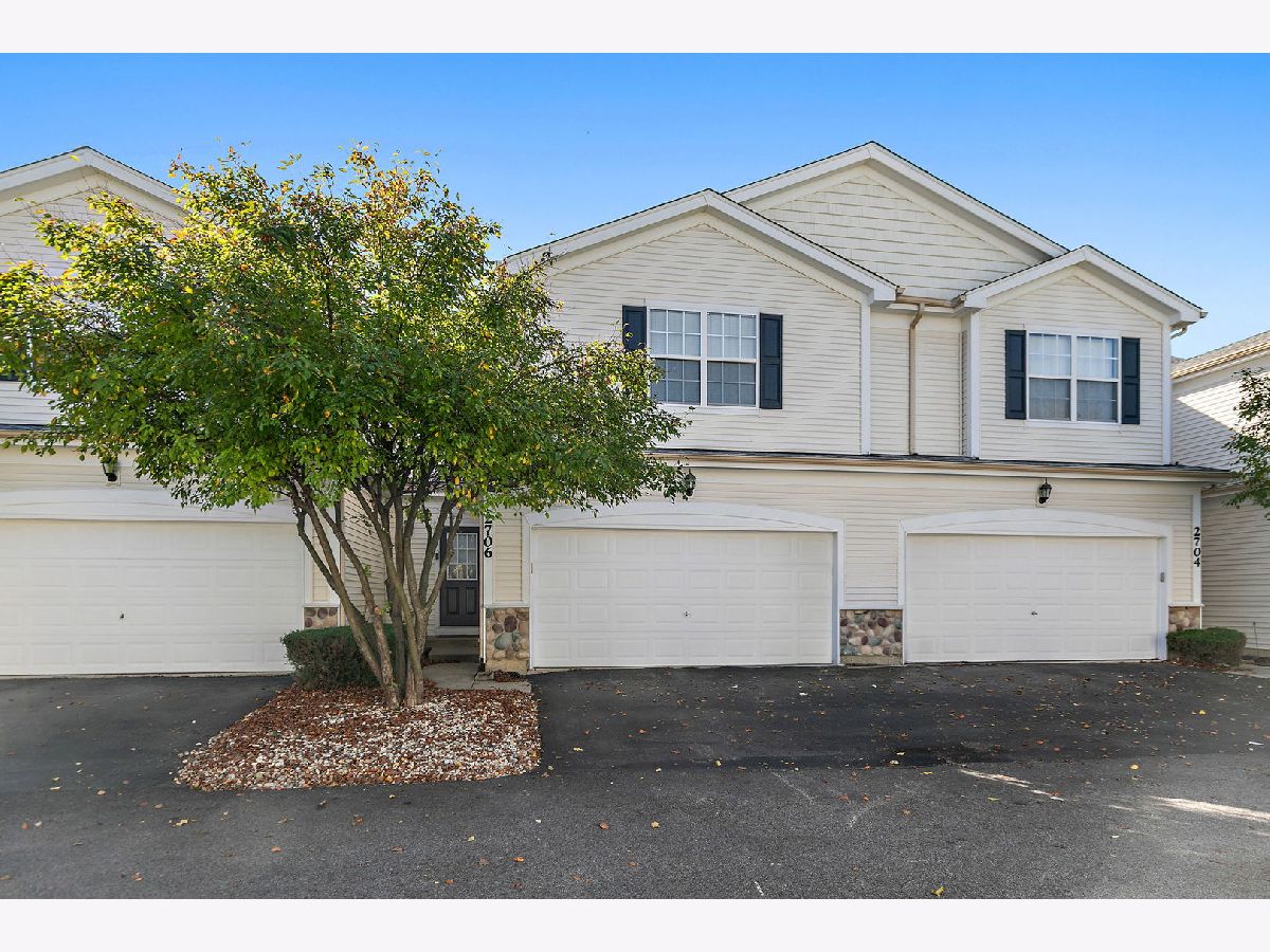  For Sale Mchenry Illinois, 2706 Kendall Crossing