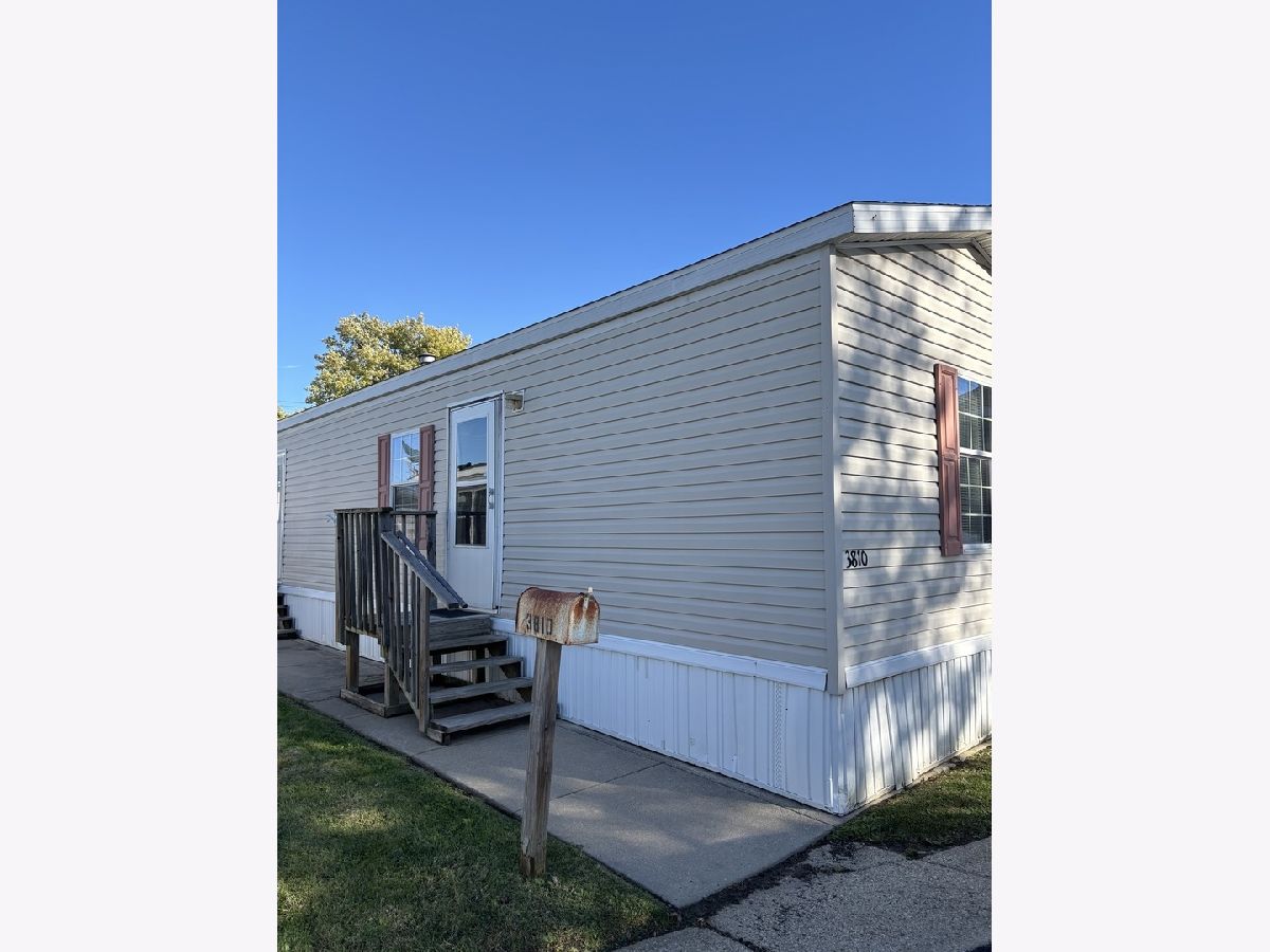  For Sale Park City Illinois, 3810 1st Street