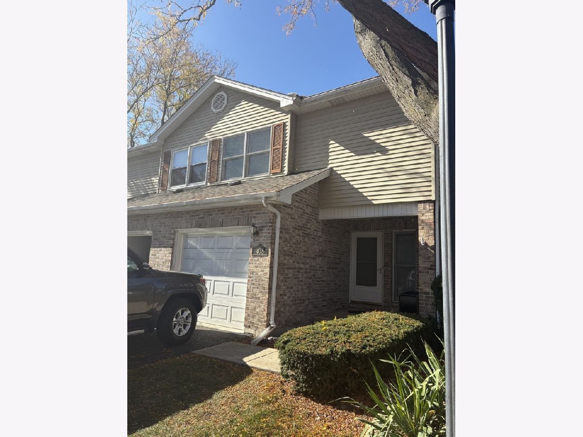 Townhomes For Sale Wenbriar Square Addison Illinois, 408 Wenbriar Square