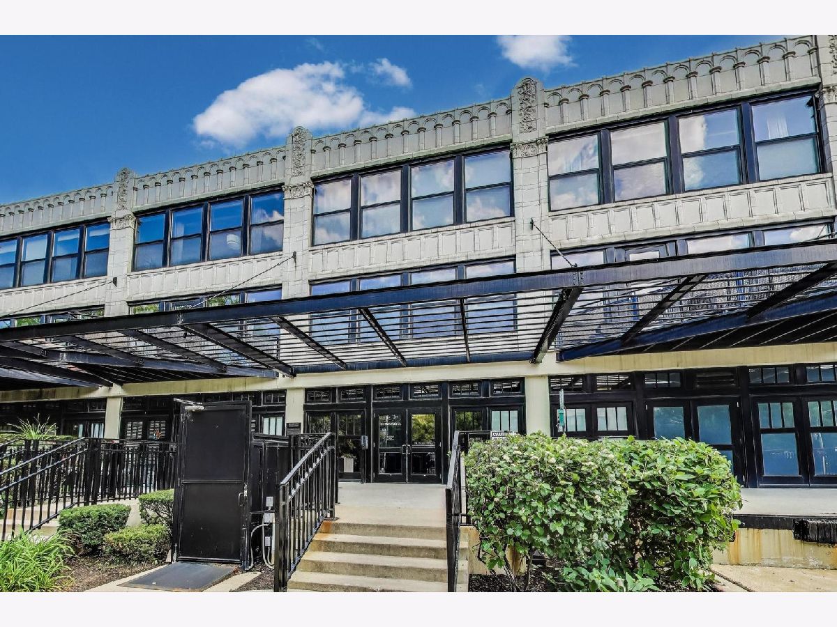 Condominiums For Rent University Commons Chicago Illinois, 1071 15th