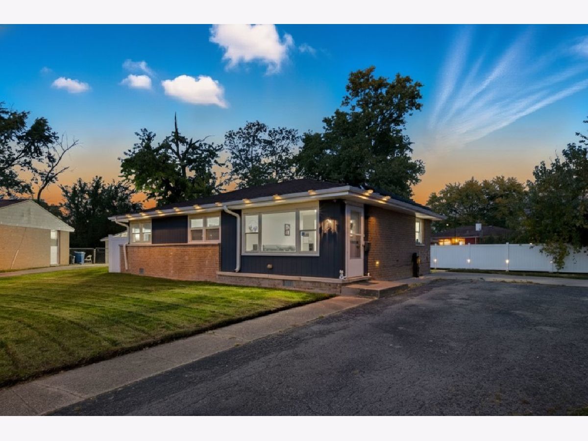  For Sale Markham Illinois, 16047 Cambridge Court