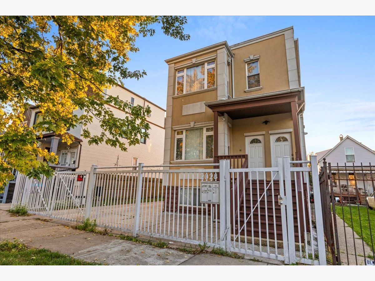  For Rent Chicago Illinois, 2028 Hamlin
