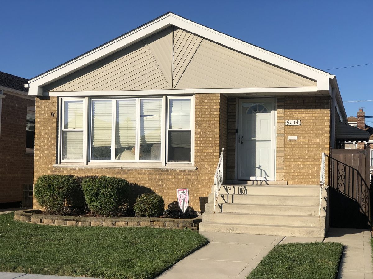  For Sale Chicago Illinois, 5814 Massasoit Avenue