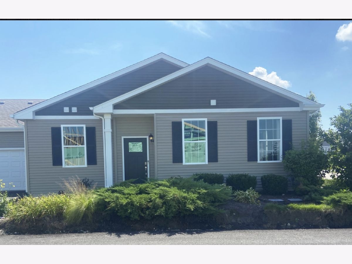 Townhomes & Homes Rented Carillon At Cambridge Lakes Pingree Grove Illinois, 1732 Southern