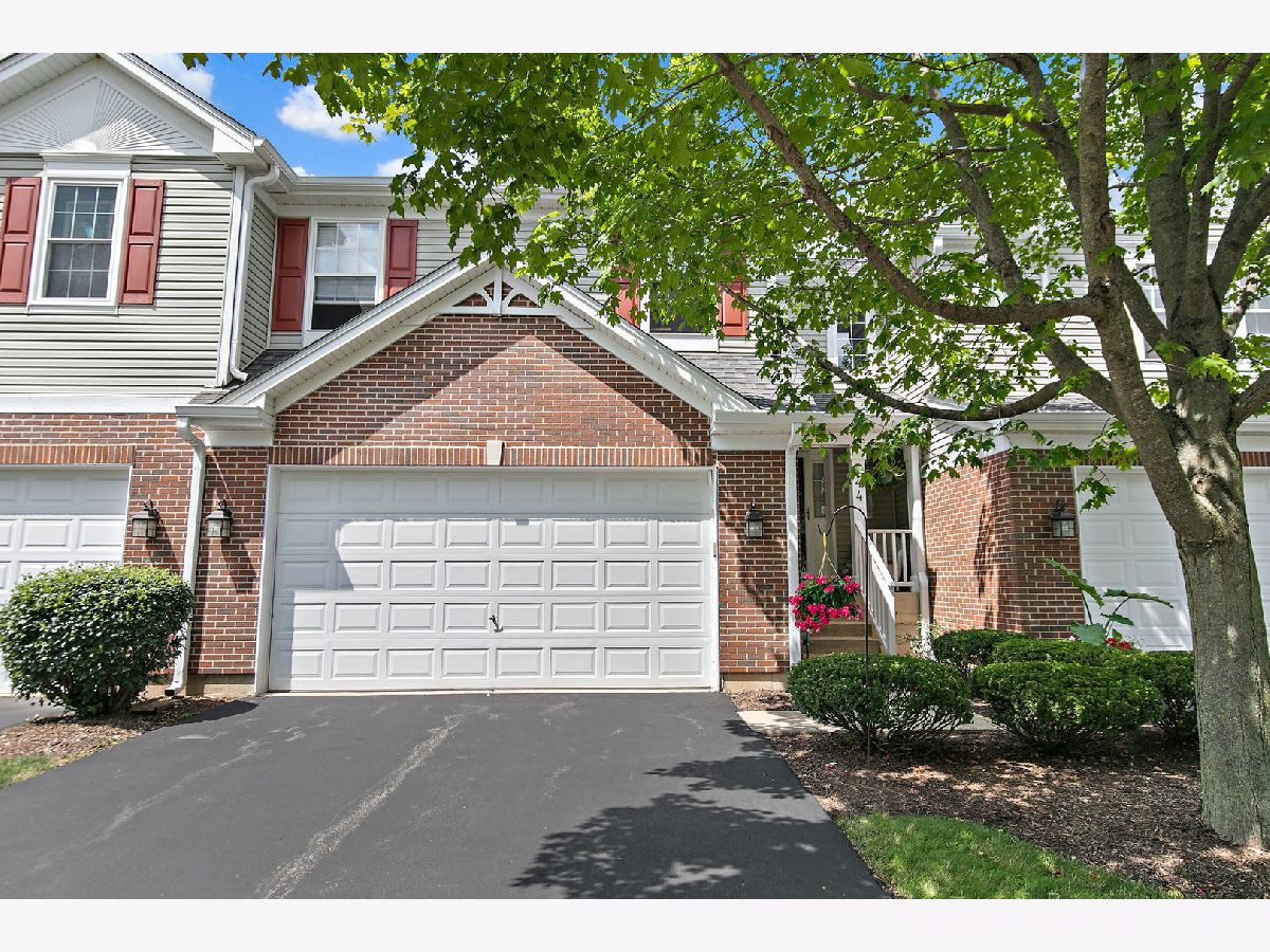  For Sale Geneva Illinois, 244 Lineas Lane