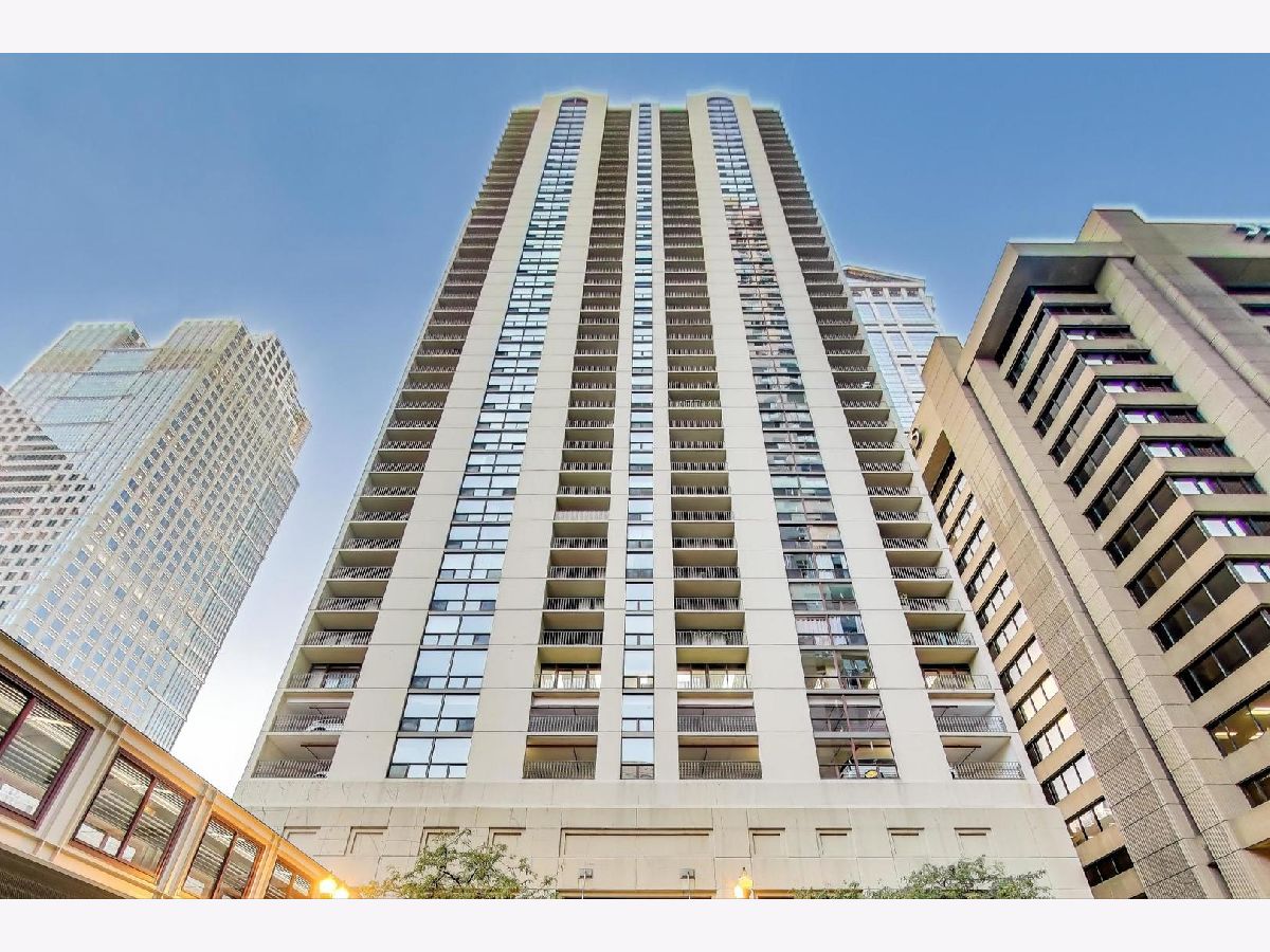  For Sale Chicago Illinois, 200 Dearborn Street