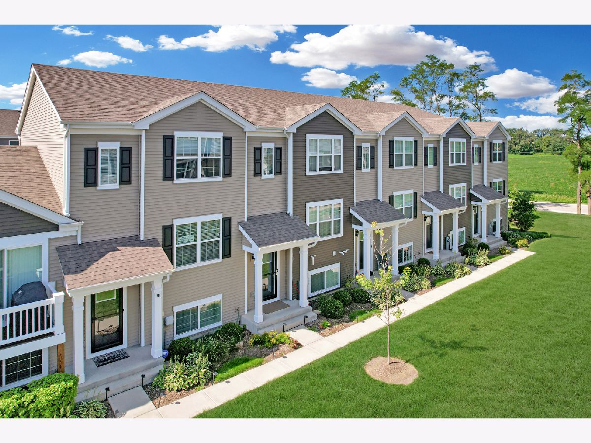 Townhomes & Condos & Homes For Rent Cambridge Lakes Pingree Grove Illinois, 2307 Upland