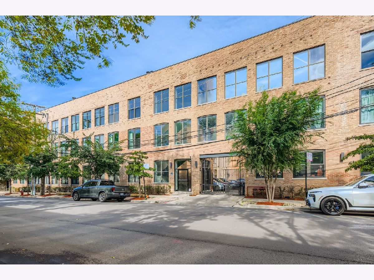  For Sale Chicago Illinois, 1760 Wrightwood Avenue
