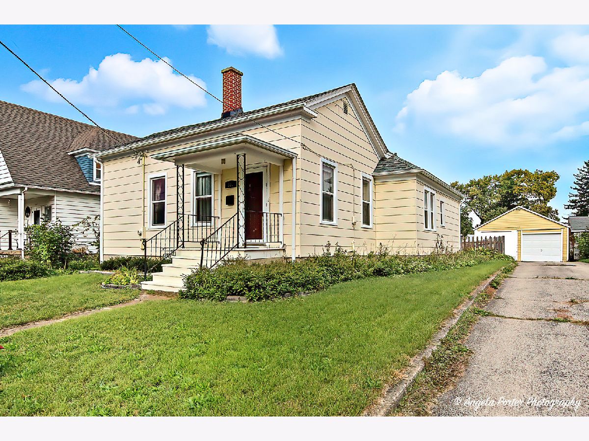 For Sale Woodstock Illinois, 331 Chestnut Street