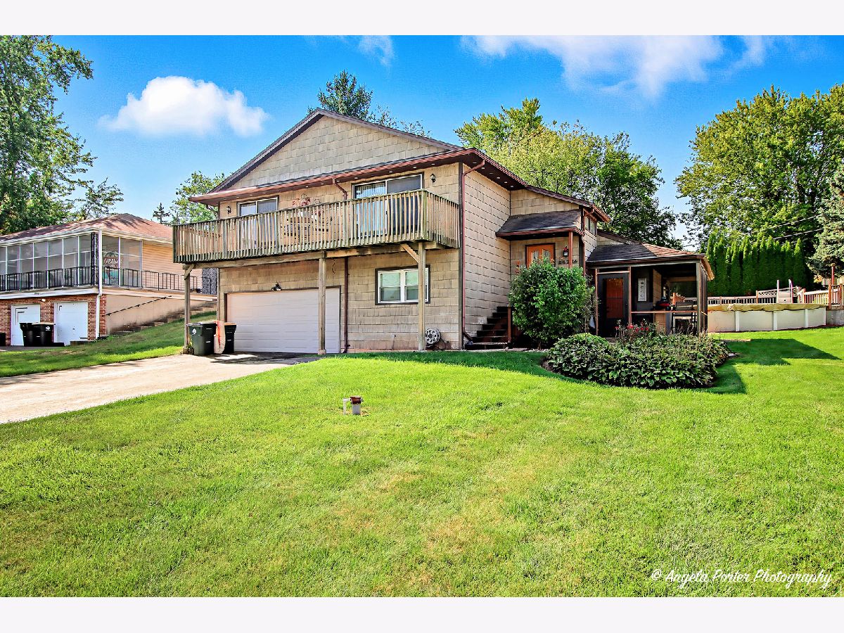 Homes For Sale Pistaqua Heights Mchenry Illinois, 34726 Mudjekeewis Terrace