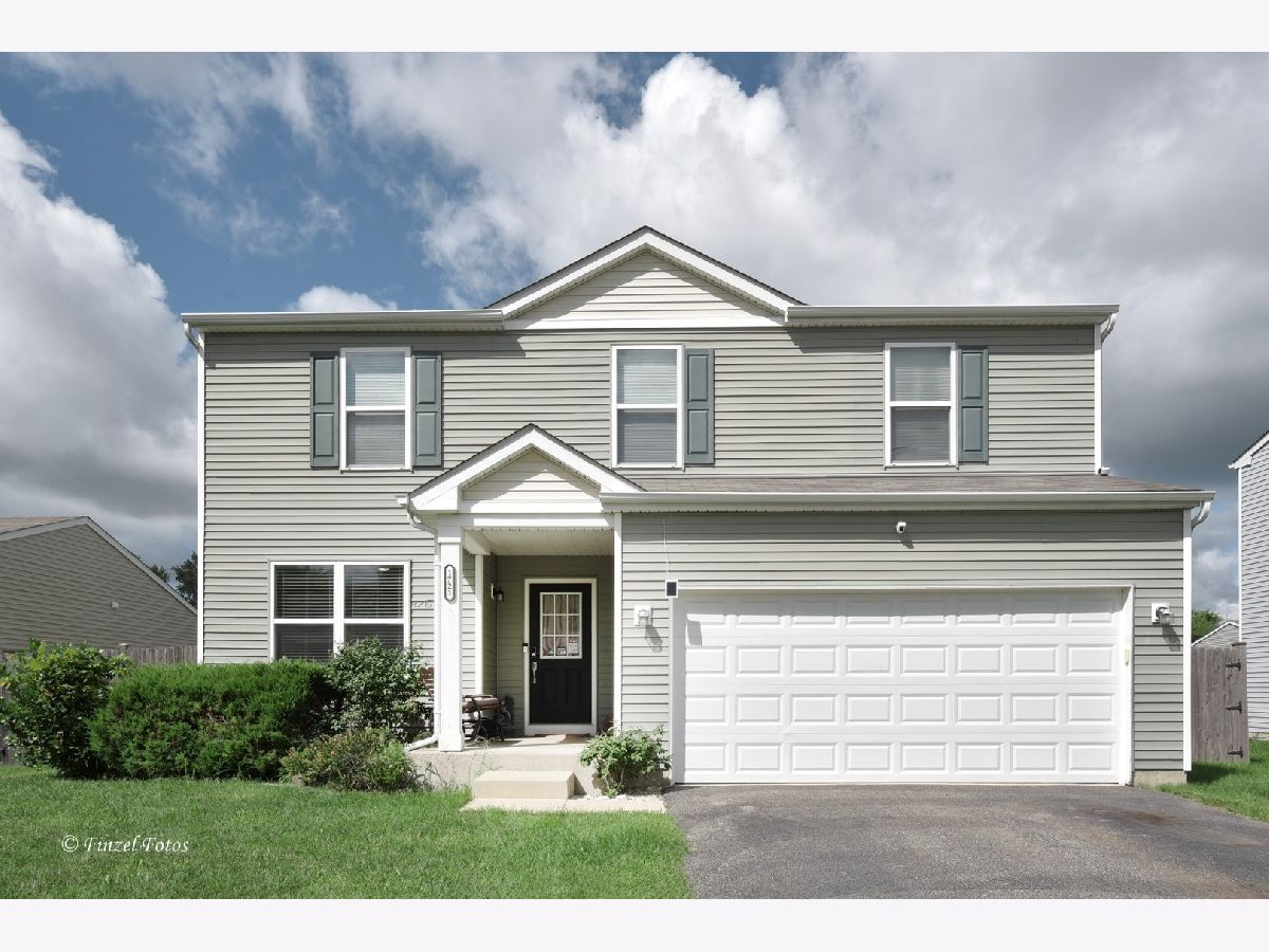  For Sale Woodstock Illinois, 1721 Yasgur Drive