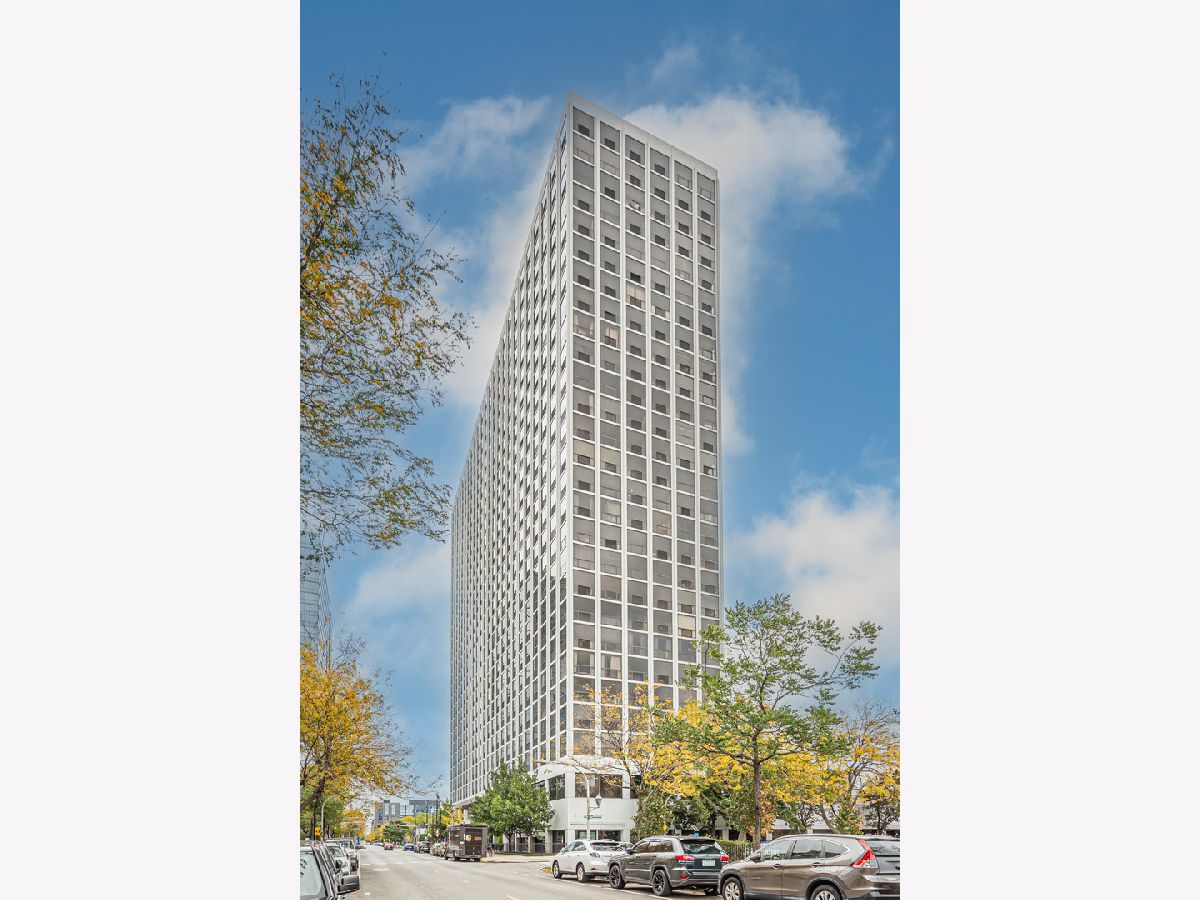  For Sale Chicago Illinois, 4343 Clarendon Avenue