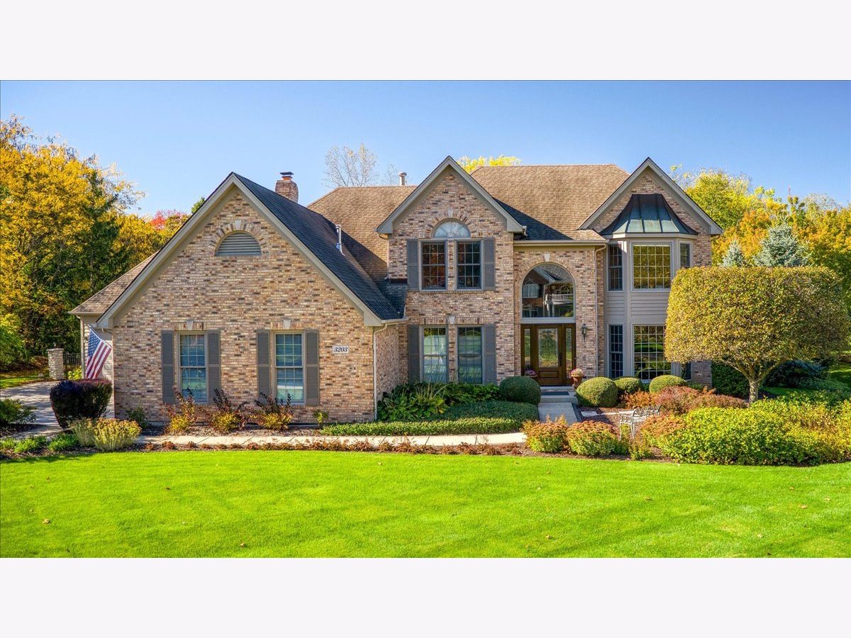  For Sale St Charles Illinois, 3203 Greenwood Lane