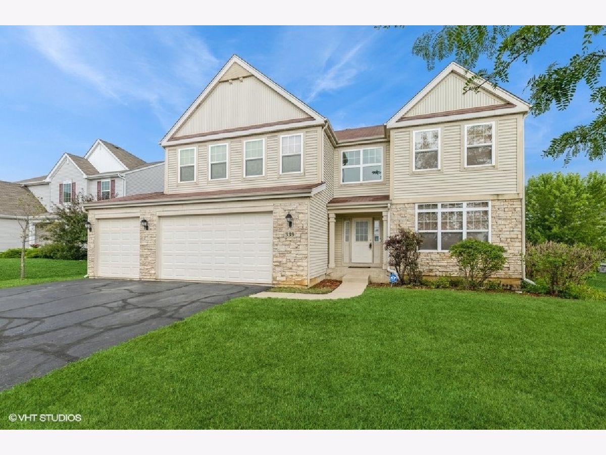  For Sale Woodstock Illinois, 339 Meadowsedge Drive