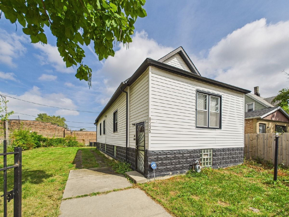  For Rent Chicago Illinois, 8535 Givins