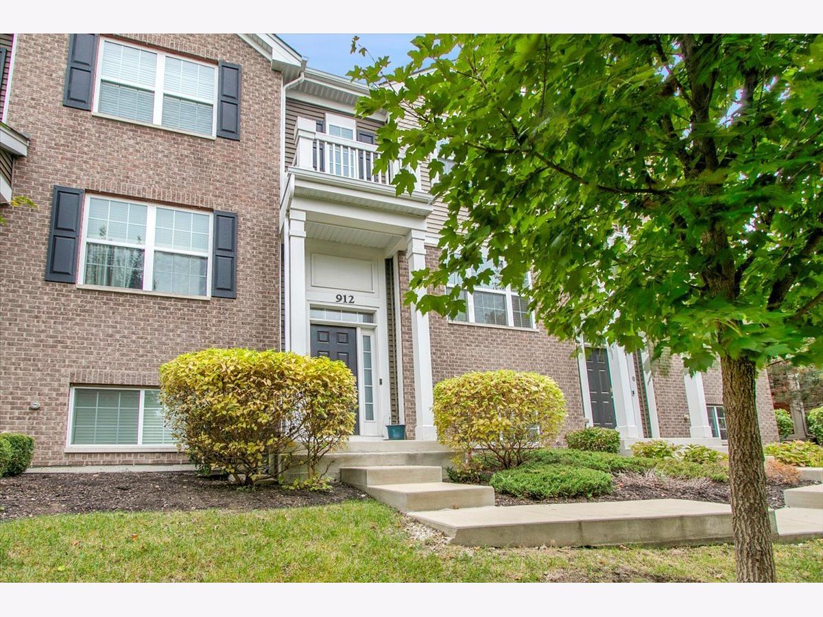  For Sale Naperville Illinois, 912 Bradford Drive