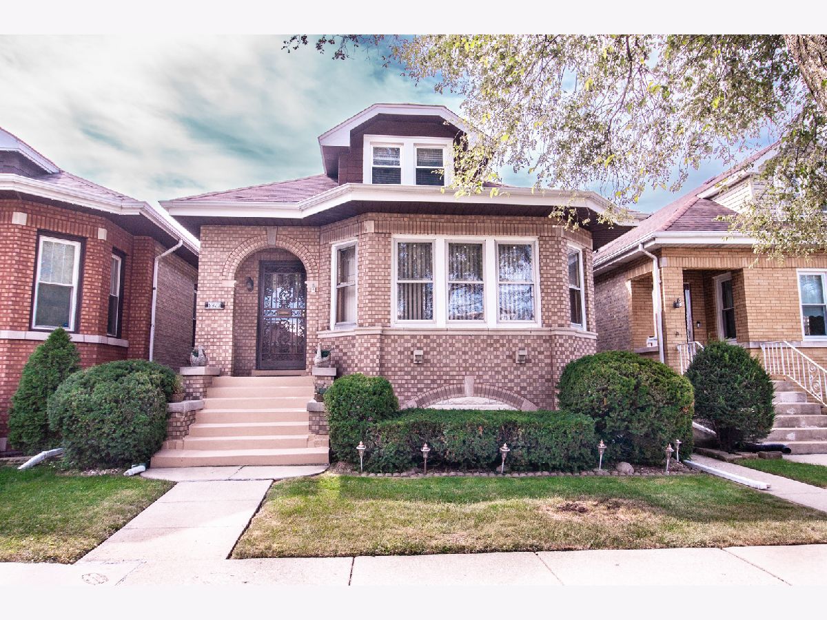  For Sale Chicago Illinois, 5923 Eddy Street