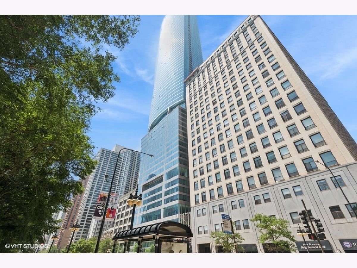  For Sale Chicago Illinois, 910 Michigan Avenue
