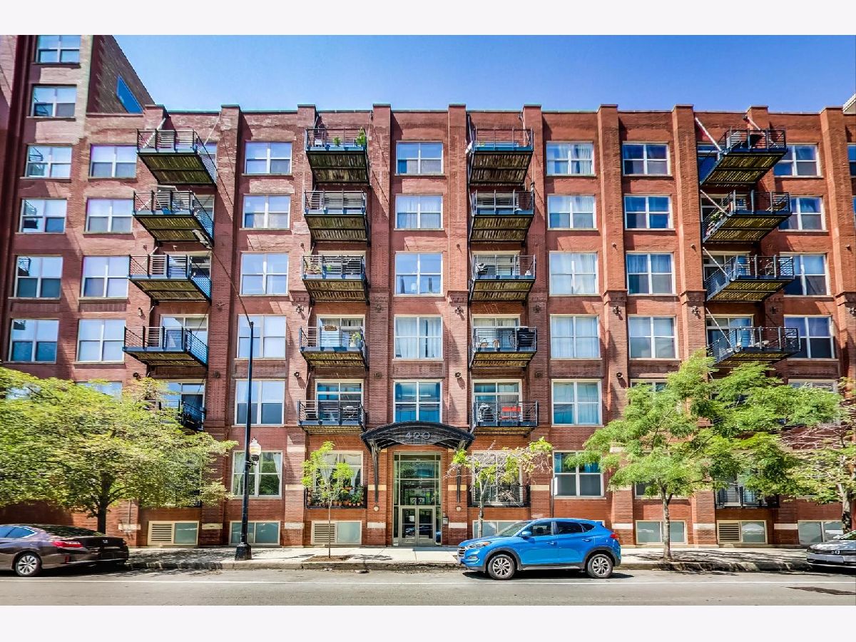  For Sale Chicago Illinois, 420 Clinton Street