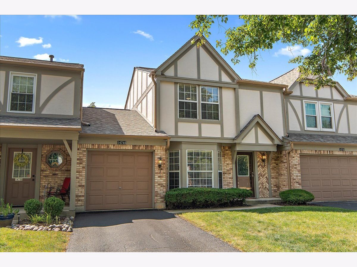  For Sale Orland Park Illinois, 14746 Lakeview Drive