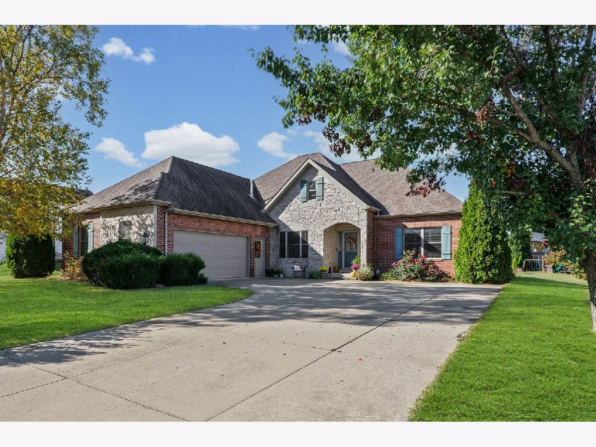  For Sale Monticello Illinois, 512 Prairie Lane Drive