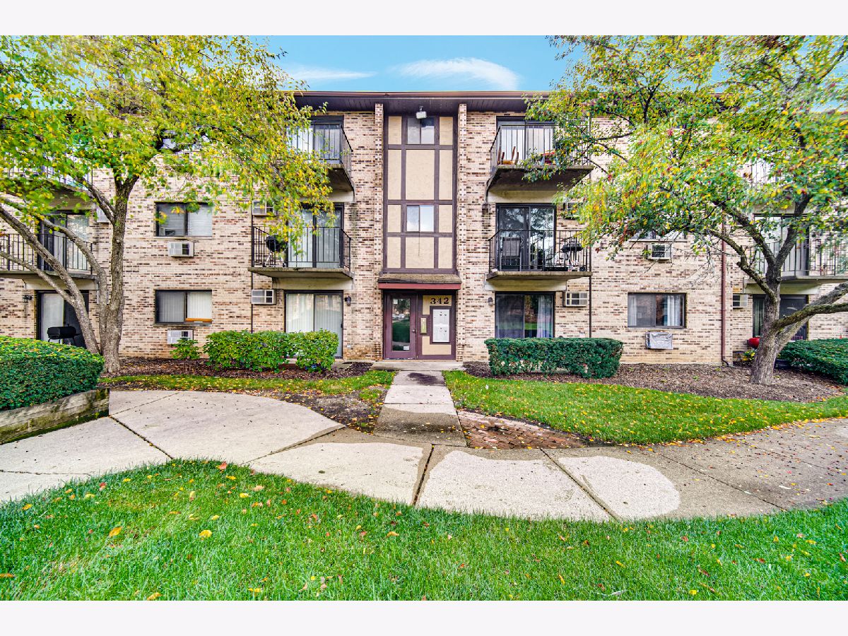 For Sale Carol Stream Illinois, 342 Klein Creek Court