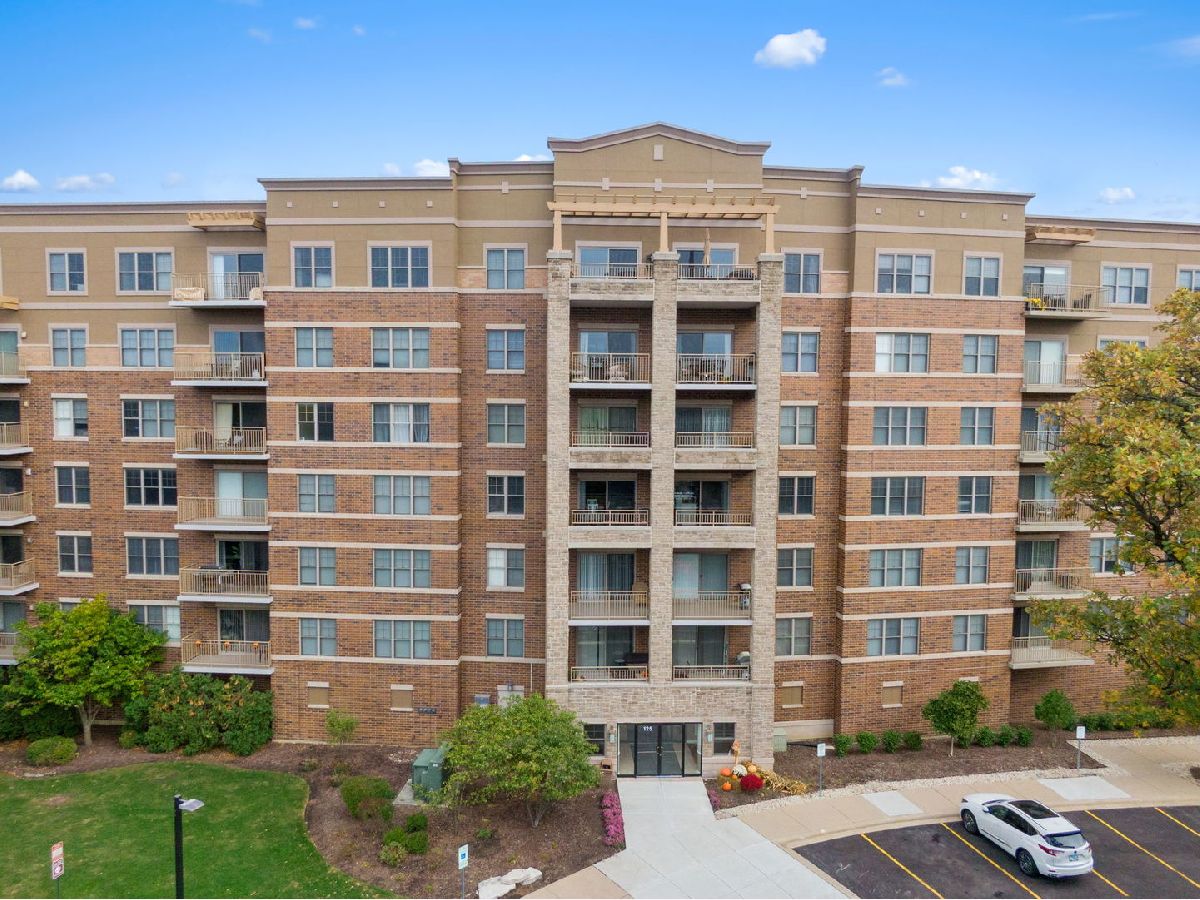 For Sale Bloomingdale Illinois, 125 Lakeview Drive