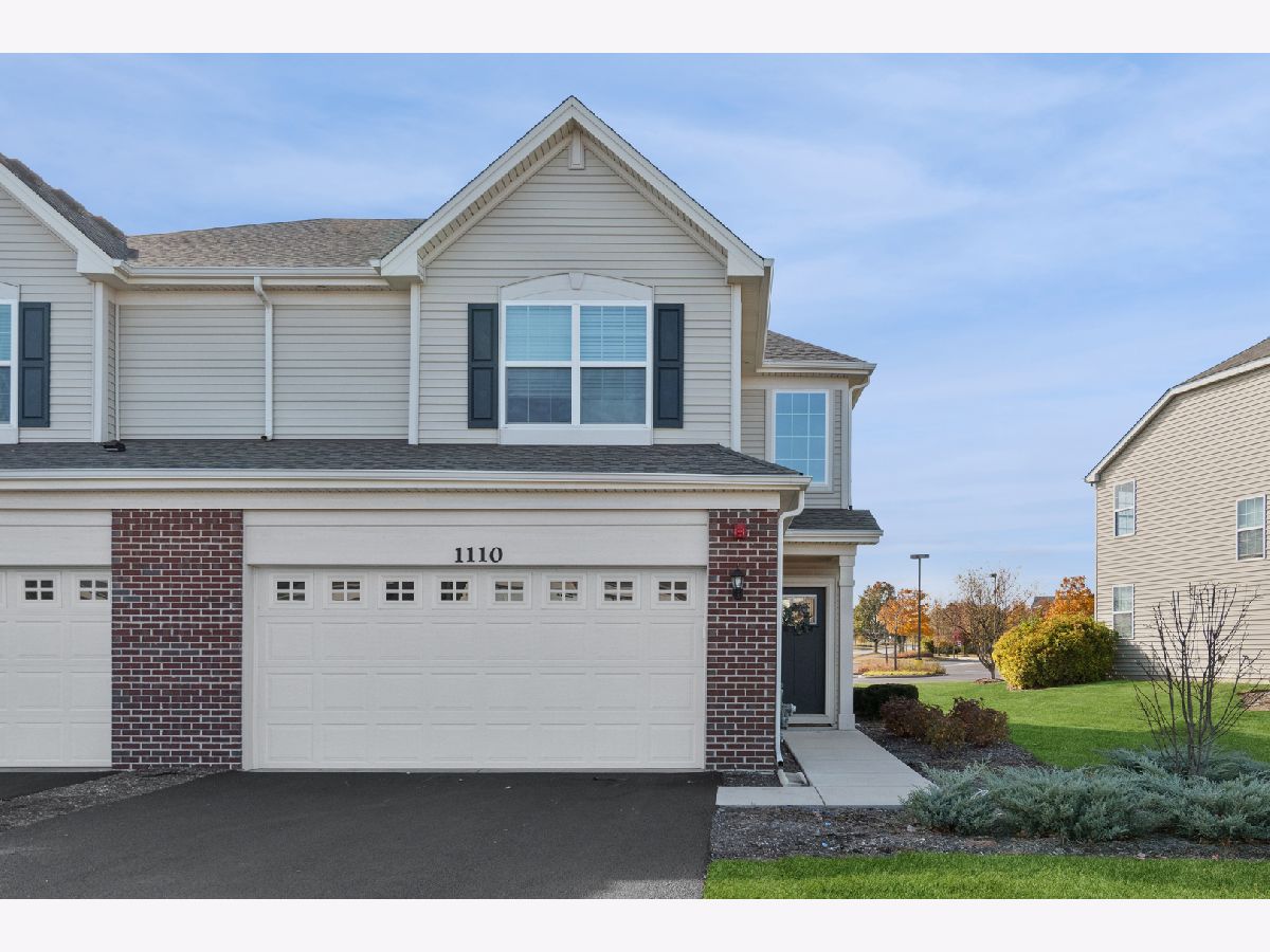 Homes & Townhomes For Sale Raintree Village Yorkville Illinois, 1110 Hawk Hollow Drive