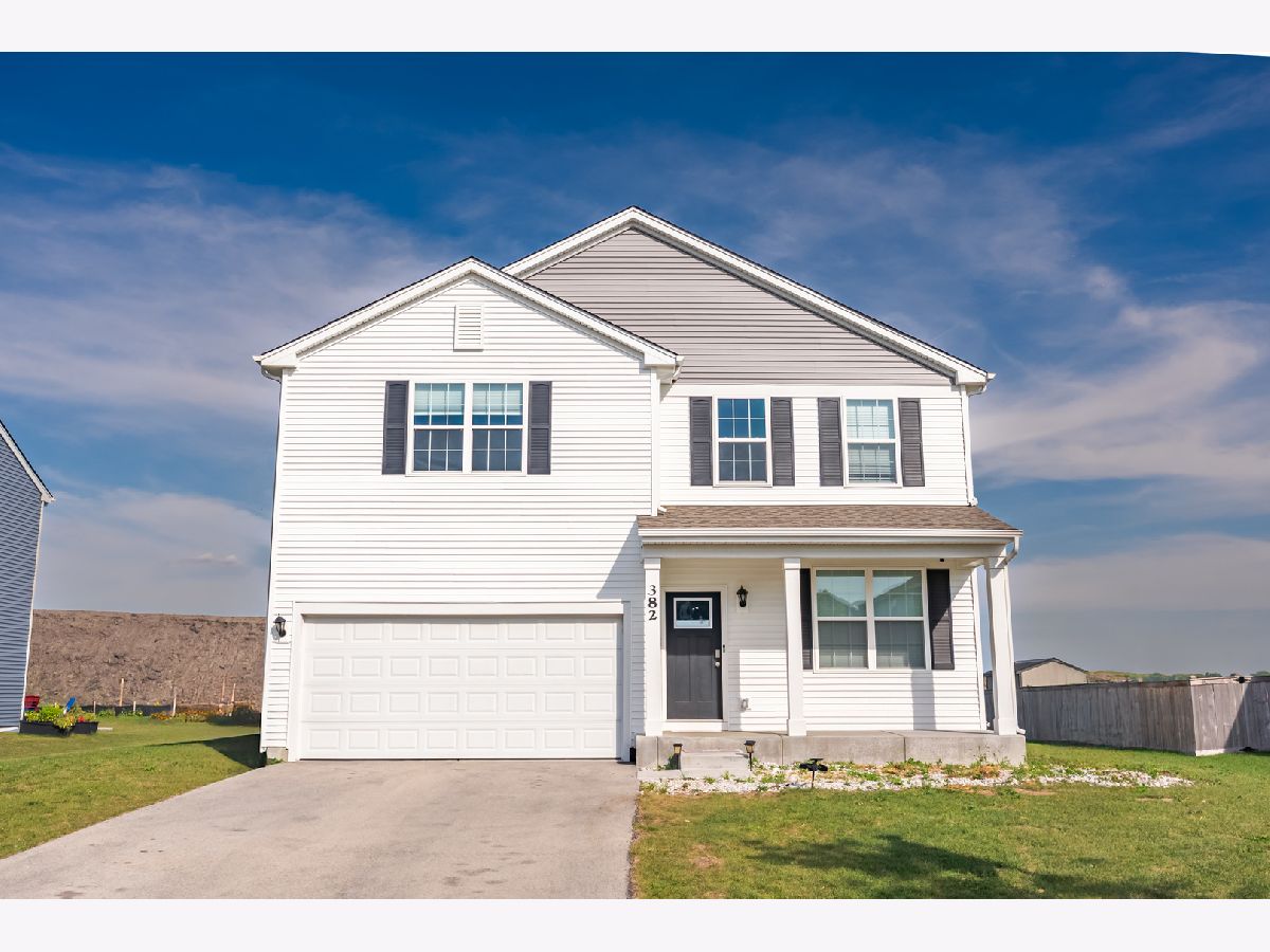  For Sale Oswego Illinois, 382 Hemlock Lane