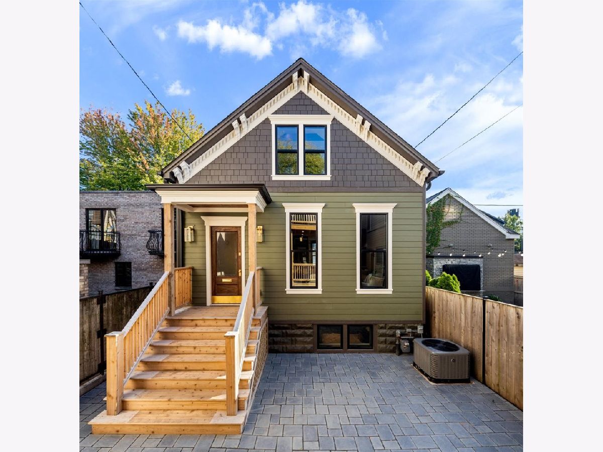  Rented Chicago Illinois, 1747 Cornelia