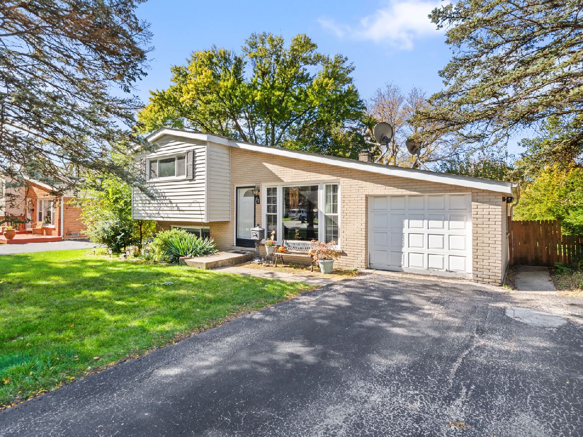 For Sale Lombard Illinois, 82 Lodge Lane